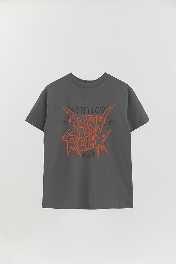 REMERA OVER ESTAMPADA BORN TO ROCK