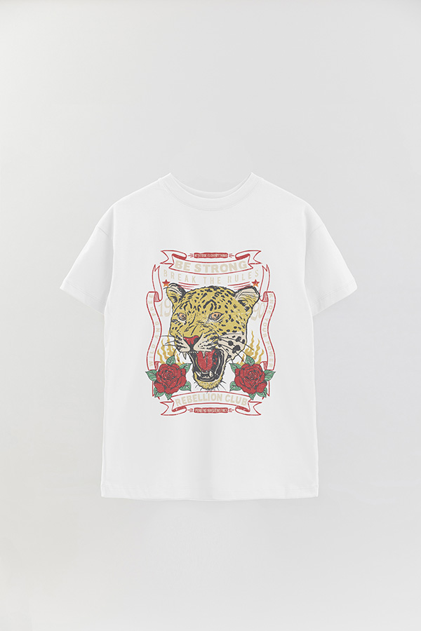REMERA OVER ESTAMPADA BE STRONG