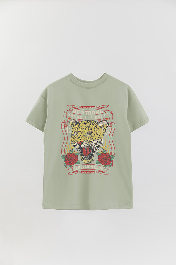 REMERA OVER ESTAMPADA BE STRONG