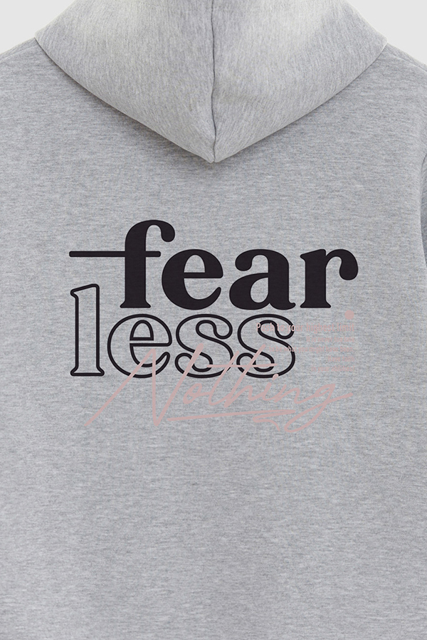 BUZO HOODIE ESTAMPADO FEARLESS