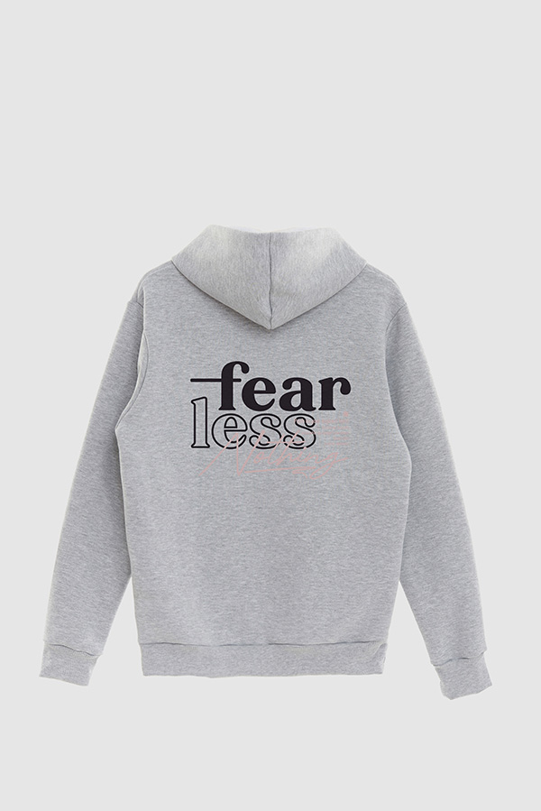 BUZO HOODIE ESTAMPADO FEARLESS