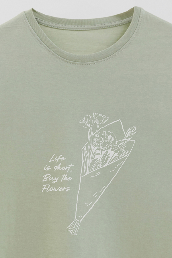 REMERA BASICA ESTAMPADA HD BUY THE FLOWERS