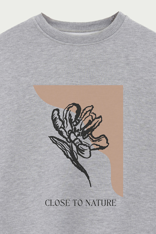 BUZO CREWNECK ESTAMPADO BT CLOSE TO NATURE
