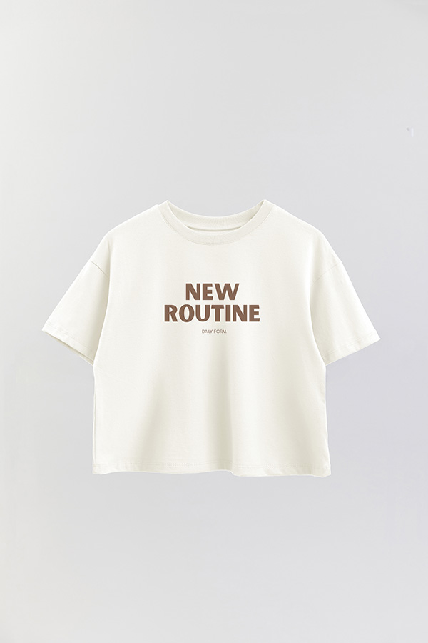 REMERA CROP ESTAMPADA BD NEW ROUTINE