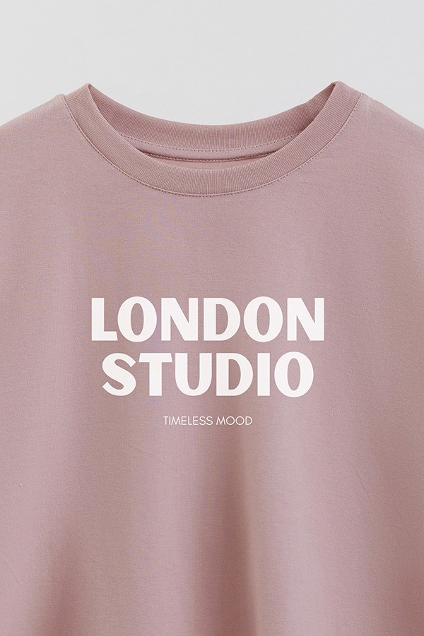 REMERA CROP ESTAMPADA BD LONDON STUDIO