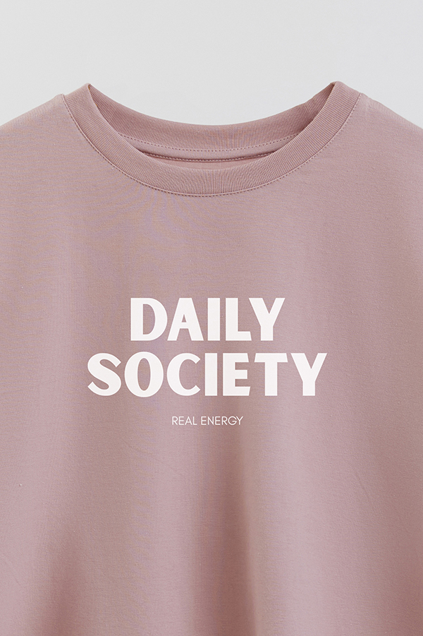 REMERA CROP ESTAMPADA BD DAILY SOCIETY