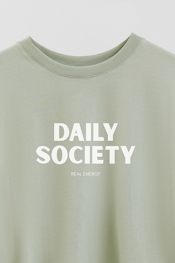 REMERA CROP ESTAMPADA BD DAILY SOCIETY