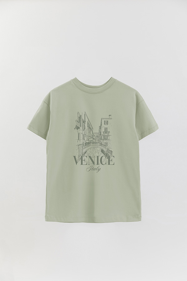 REMERA OVER ESTAMPADA VENICE