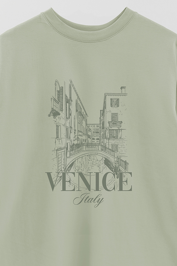 REMERA OVER ESTAMPADA VENICE