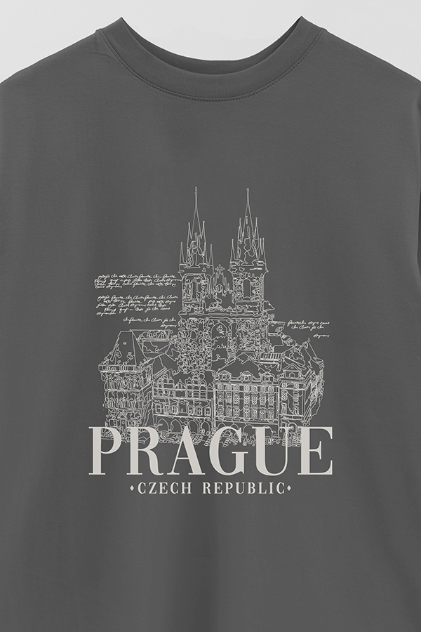 REMERA OVER ESTAMPADA PRAGUE