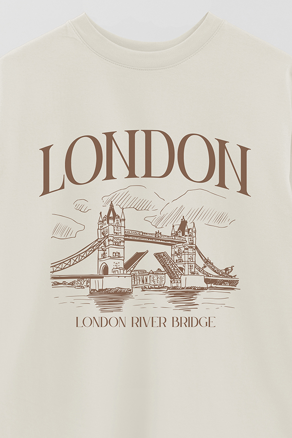 REMERA OVER ESTAMPADA LONDON