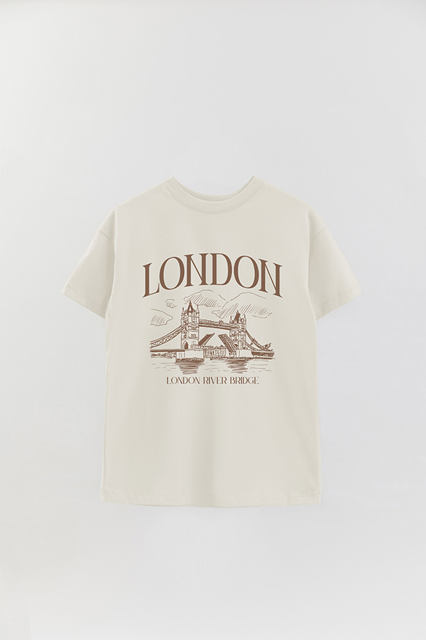 REMERA OVER ESTAMPADA LONDON