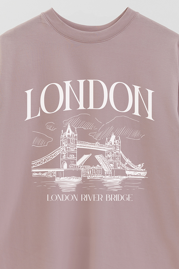 REMERA OVER ESTAMPADA LONDON