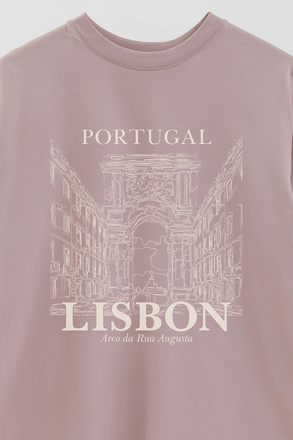 REMERA OVER ESTAMPADA LISBON