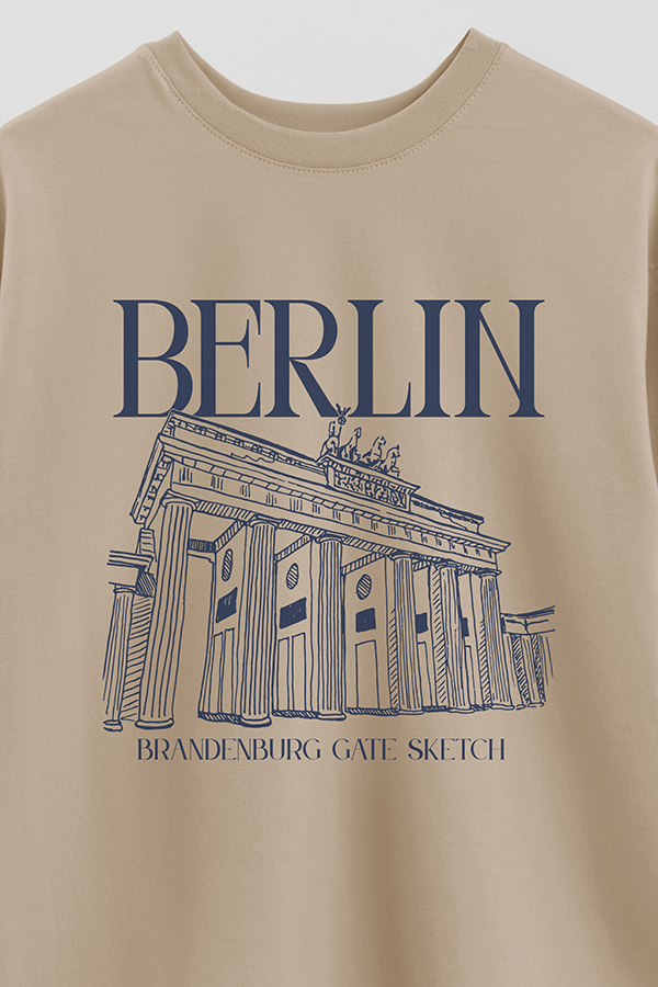 REMERA OVER ESTAMPADA BERLIN