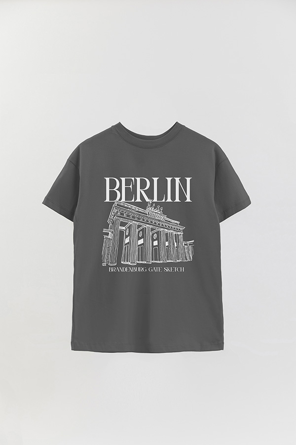 REMERA OVER ESTAMPADA BERLIN