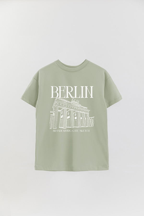 REMERA OVER ESTAMPADA BERLIN