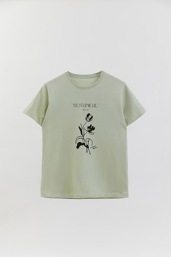 REMERA BASICA ESTAMPADA BOTANICAL 17