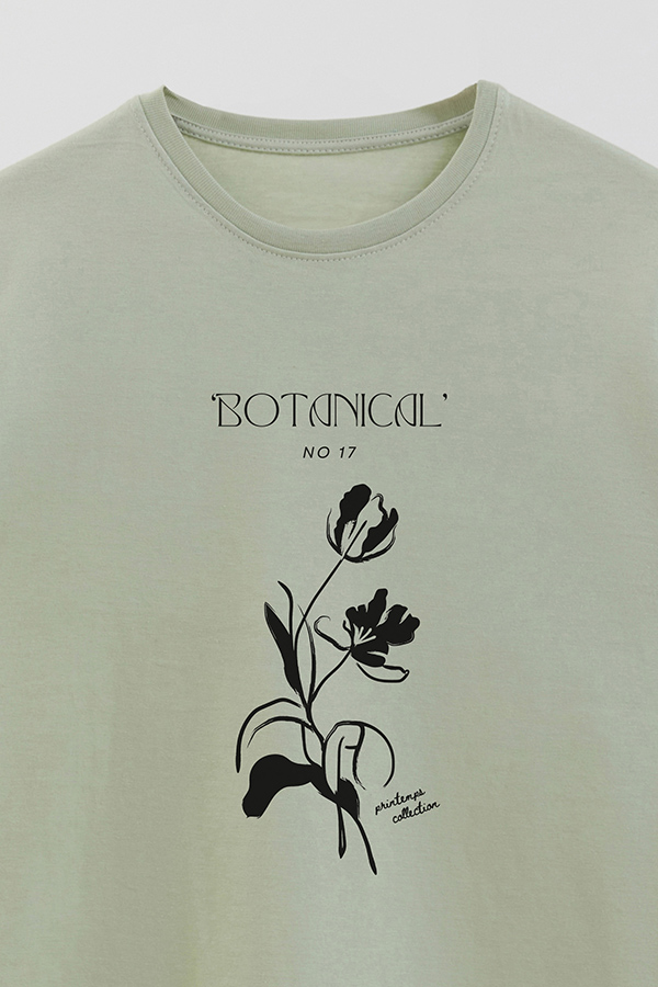 REMERA BASICA ESTAMPADA BOTANICAL 17