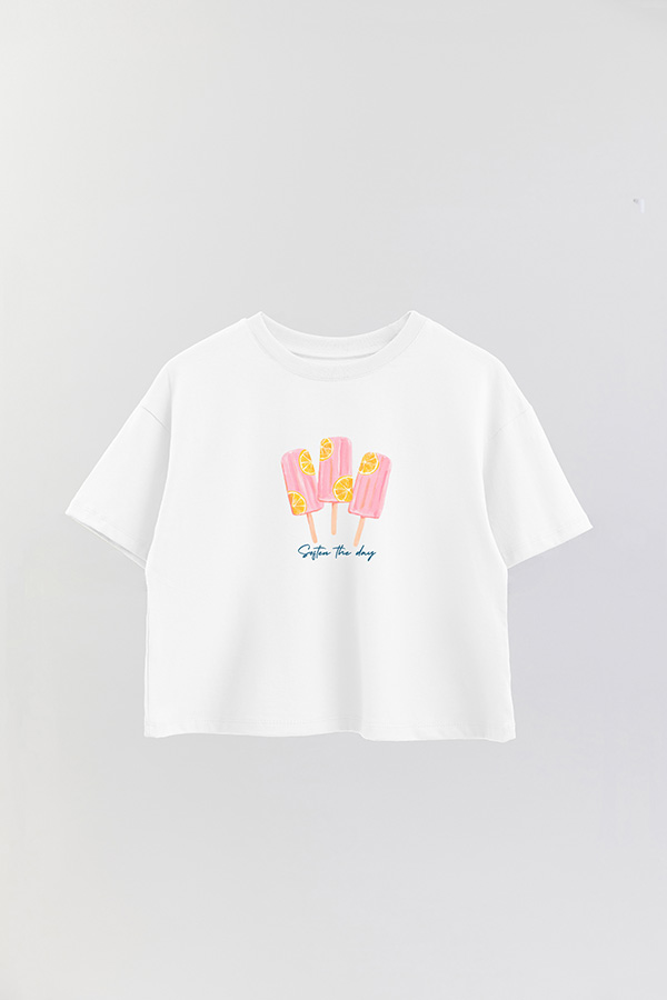 REMERA CROP ESTAMPADA COASTAL SOFTEN THE DAY