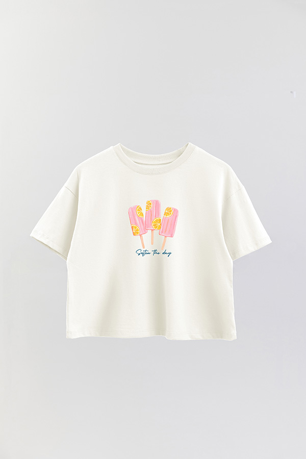REMERA CROP ESTAMPADA COASTAL SOFTEN THE DAY