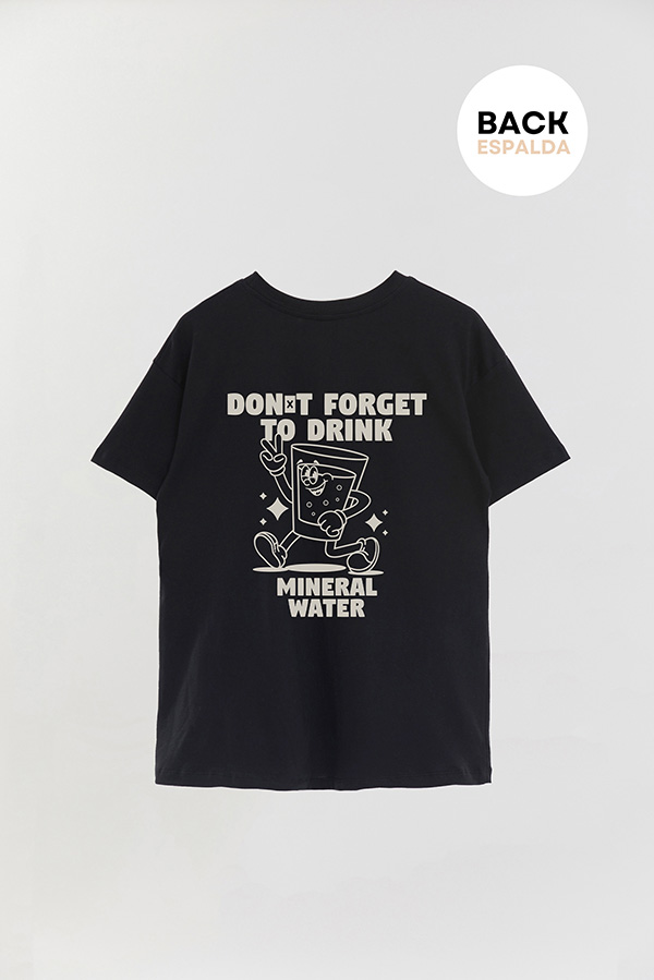 REMERA OVER FB CARTOON MINERAL WATER