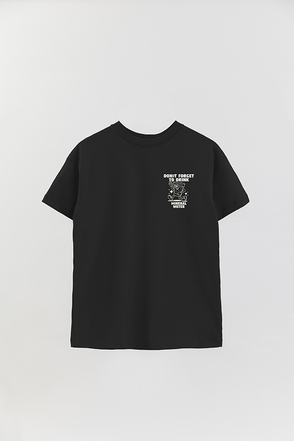 REMERA OVER FB CARTOON MINERAL WATER
