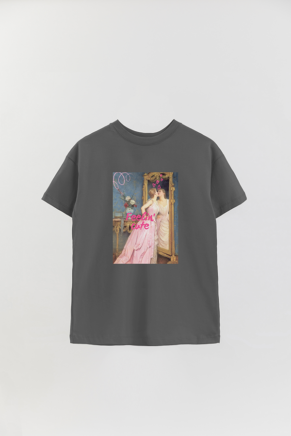 REMERA OVER ESTAMPADA ART COLLECTION 37 FEELIN CUTE