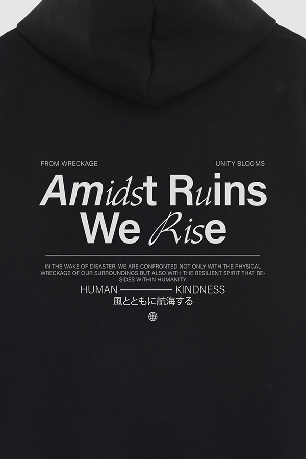 HOODIE ESTAMPADO URBAN AMIDST RUINS