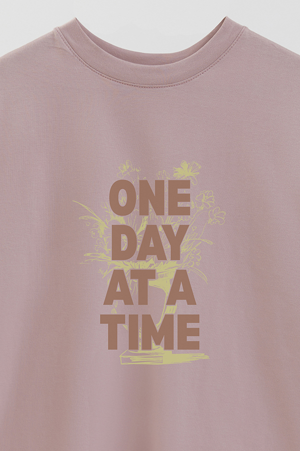 REMERA OVER ESTAMPADA ONE DAY