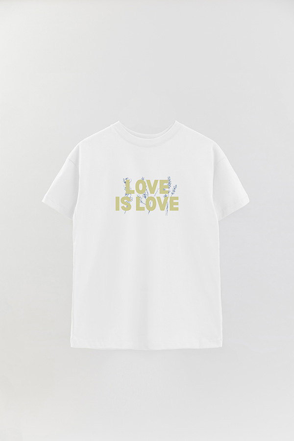 REMERA OVER ESTAMPADA LOVE IS LOVE