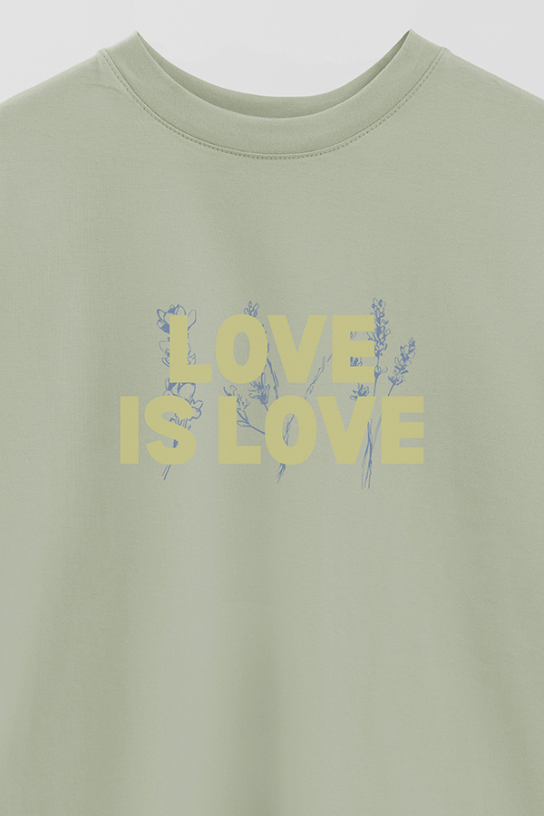 REMERA OVER ESTAMPADA LOVE IS LOVE