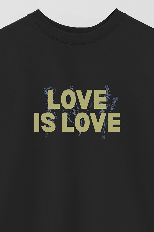 REMERA OVER ESTAMPADA LOVE IS LOVE
