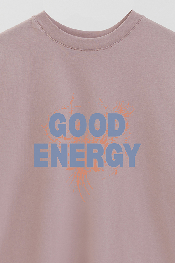REMERA OVER ESTAMPADA GOOD ENERGY