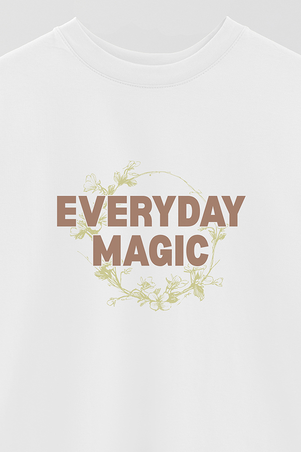 REMERA OVER ESTAMPADA EVERYDAY MAGIC