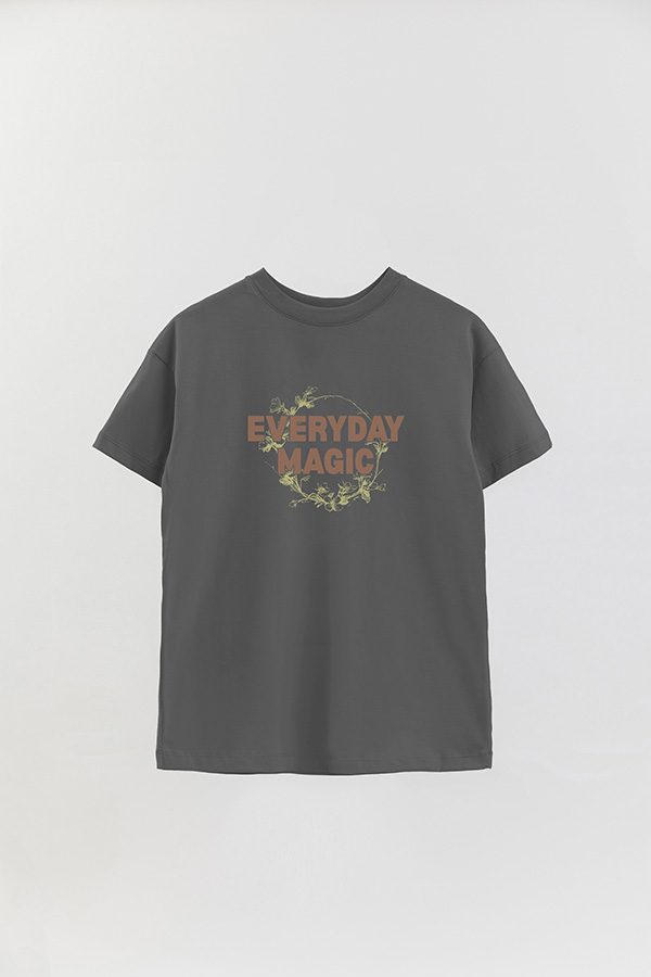REMERA OVER ESTAMPADA EVERYDAY MAGIC
