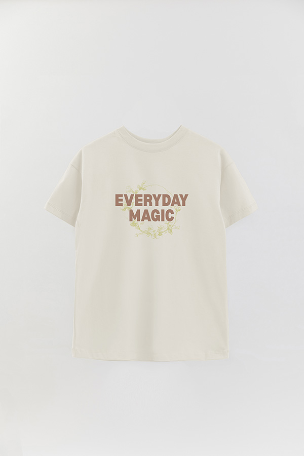 REMERA OVER ESTAMPADA EVERYDAY MAGIC