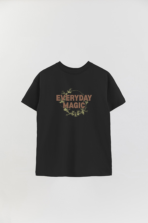 REMERA OVER ESTAMPADA EVERYDAY MAGIC