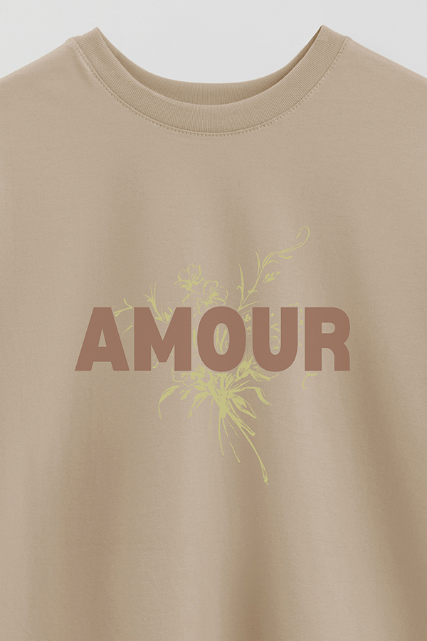REMERA OVER ESTAMPADA AMOUR