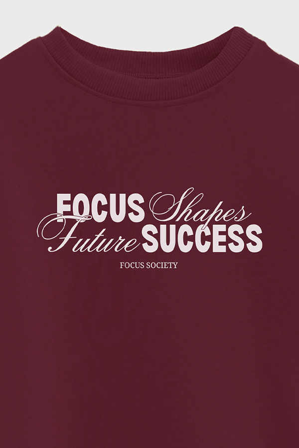 BUZO CROP ESTAMPADO FOCUS SHAPES FUTURE