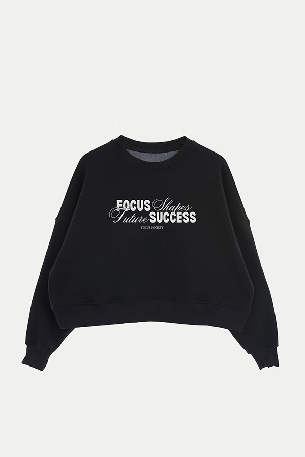 BUZO CROP ESTAMPADO FOCUS SHAPES FUTURE