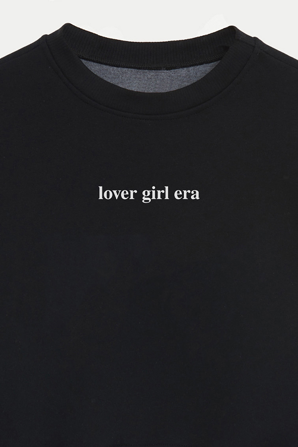 BUZO CROP ESTAMPADO MNM LOVER GIRL ERA