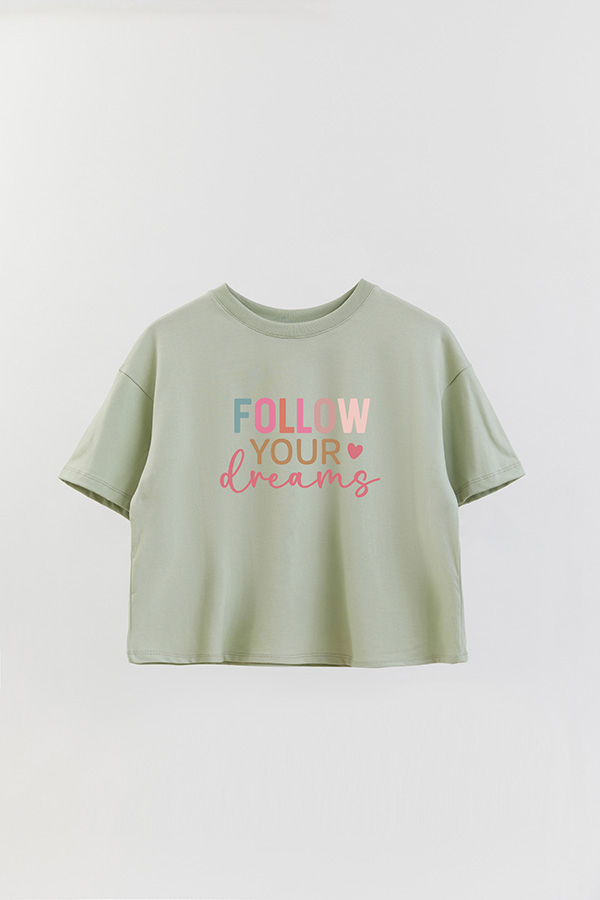REMERA CROP ESTAMPADA CLR FOLLOW YOUR DREAMS