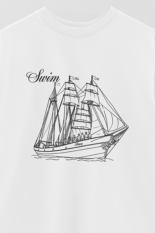 REMERA OVER ESTAMPADA BTS SWIM LN