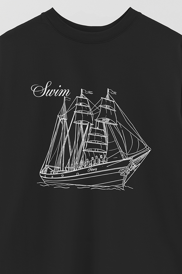 REMERA OVER ESTAMPADA BTS SWIM LN