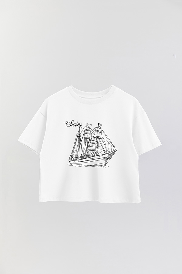 REMERA CROP ESTAMPADA BTS SWIM LN