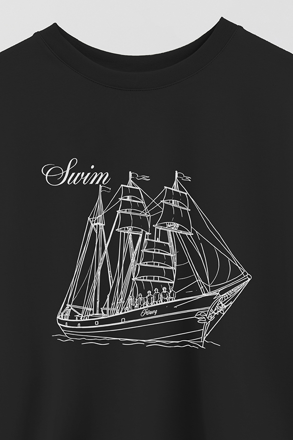 REMERA CROP ESTAMPADA BTS SWIM LN