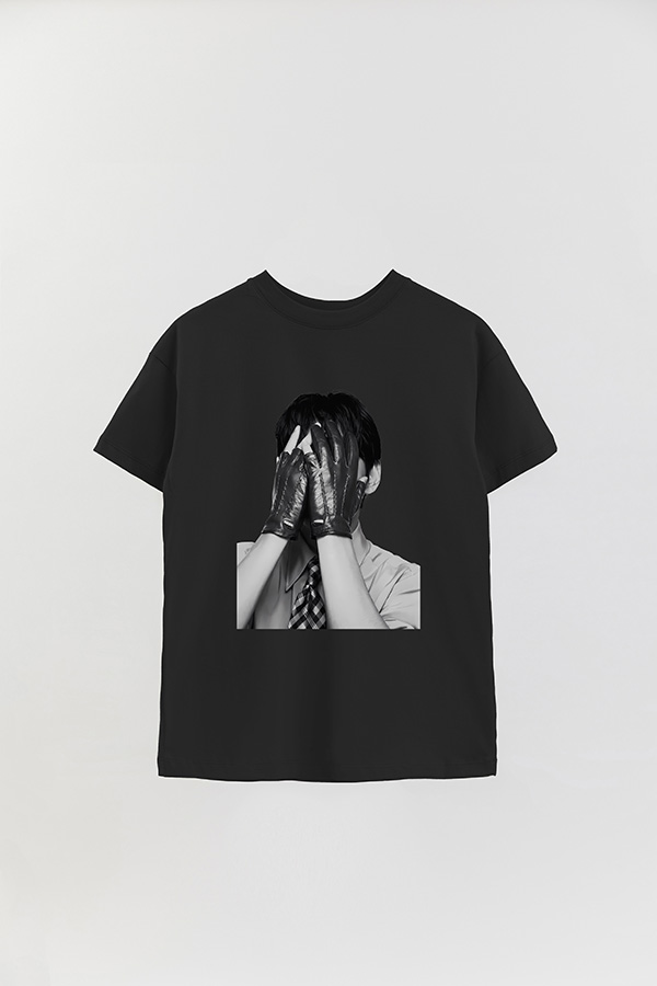 REMERA OVER ESTAMPADA BTS BW V