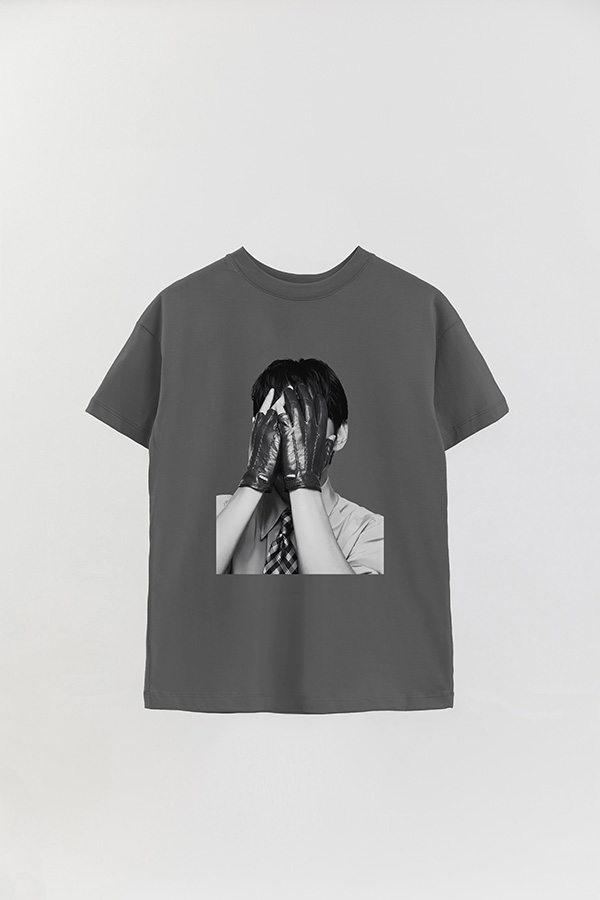 REMERA OVER ESTAMPADA BTS BW V