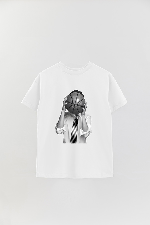 REMERA OVER ESTAMPADA BTS BW SUGA